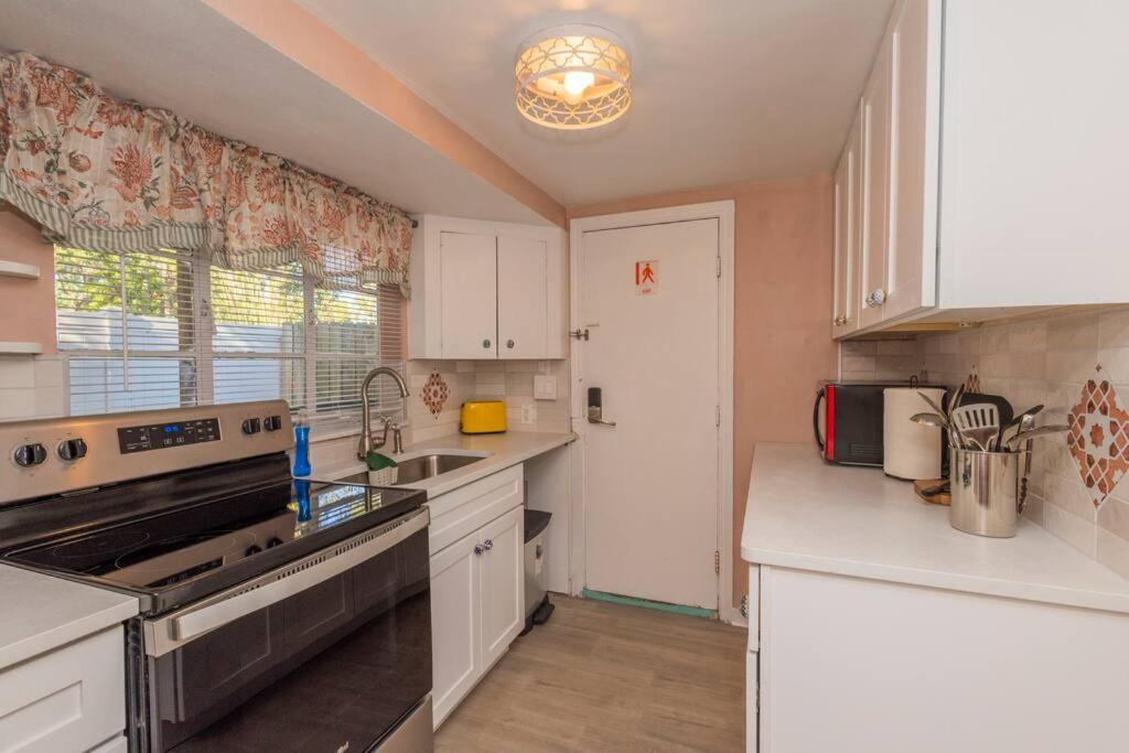 Apartment Cozy Near Lecom Park And Sarasota